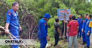 Satuan Polairud Polres Boalemo Bersihkan Tumpukan Sampah di Hutan Mangrove Desa Lamu