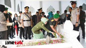 Danrem 133/NW Hadiri Ziarah Dalam Rangkaian Peringatan Hari Patriotik 23 Januari di Taman Makam Pahlawan Nani Wartabone