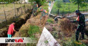 Koramil 1314-03/Sumalata Bersama Masyarakat Bohulo Bersihkan Saluran Air untuk Cegah Banjir dan Genangan