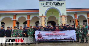 Sinergi TNI-Polri, Korem 133/Nani Wartabone dan Brimob Polda Gorontalo Gelar Bakti Religi Bersihkan Masjid Baiturahman