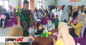 Babinsa Koramil 1304-04/Tapa Dukung Suksesnya Pekan Imunisasi Nasional Polio di Bone Bolango