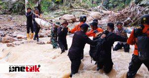 Prajurit TNI-Polri, Berjuang di Medan Sulit untuk Evakuasi Korban Longsor di Tulabolo Timur