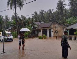 Banjir Rendam Desa Pontolo dan Molingkapoto, Babinsa dan Aparat Tanggap Atasi Dampak Curah Hujan Tinggi