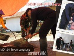 Tak Hanya Memerintah, Dansatgas TMMD 124 Turun Tangan Bantu Warga Bangun Rumah
