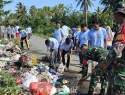 Gotong Royong Jaga Alam: Sinergi TNI, Mahasiswa, dan Warga Bubeya Bersihkan Lingkungan