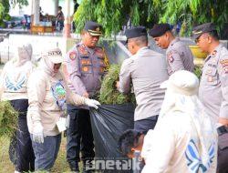 Tak Hanya Perintah, Kapolres Pohuwato Pilih Turun Langsung di Aksi Bersih-Bersih